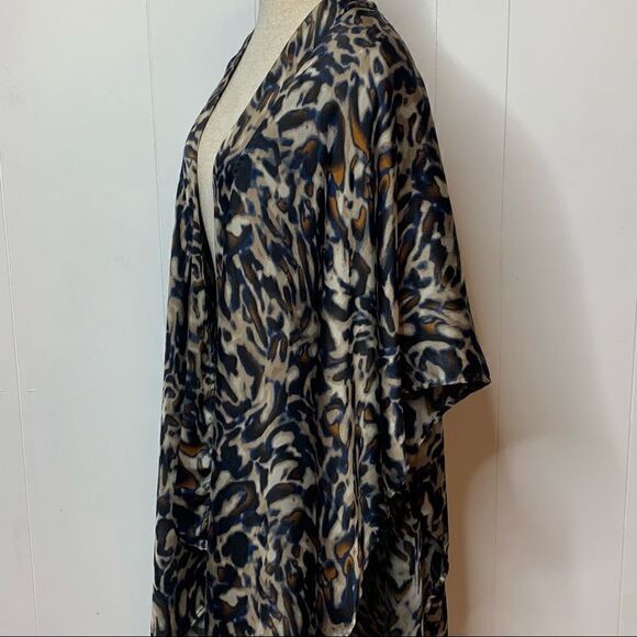 Leopard Print Wrap Ruana Chicos Brown Tan Blue OSFA One Size Poncho - Picture 4 of 8